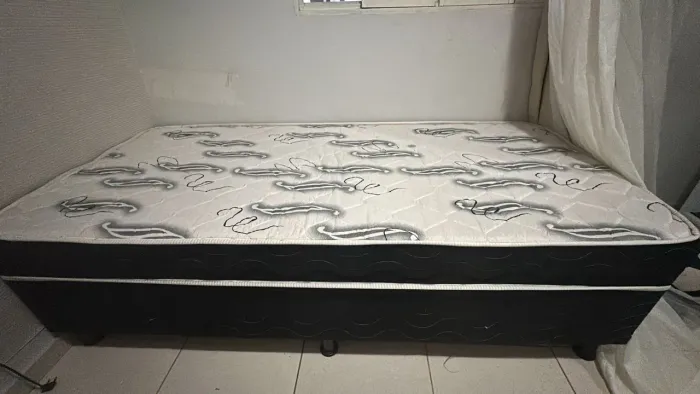 Cama Box Solteiro (Usada Poucas vezes)
