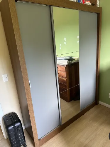 Guarda roupa 1,60 espelho grande estado de novo
