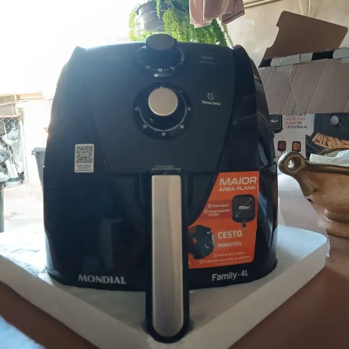 Air Fryer Mondial Family 4L. NOVA.