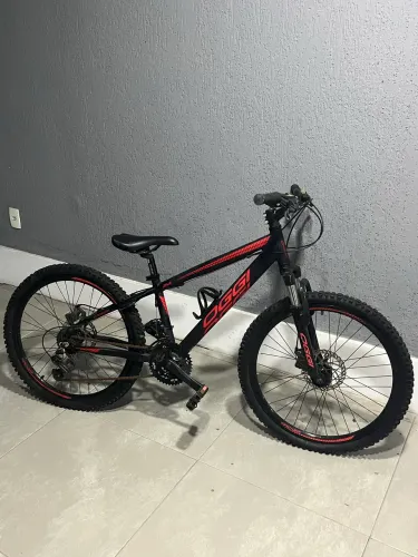 Bicicleta OGGI Aro 24 Quase nova!
