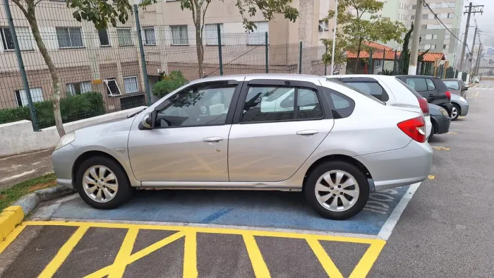 Renault Symbol Privilège Hi-flex 1.6 16V 4P 2013