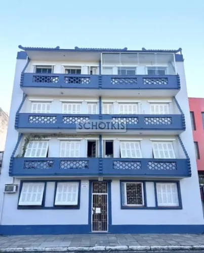 IMOBILIÁRIA SCHOTKIS VENDE EXCELENTE APARTAMENTO DE 02 DORMITÓRIOS REFORMADO, DESOCUPADO, 