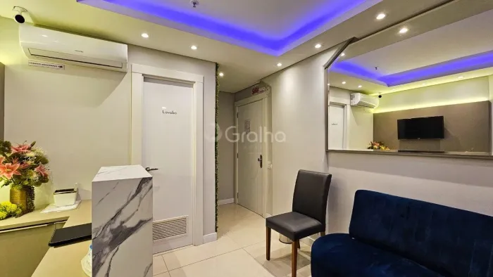 Sala Comercial de 65m² no Saco Grande