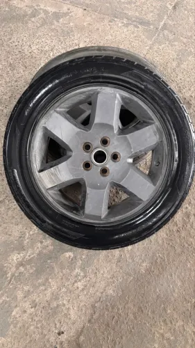 Roda land rover 