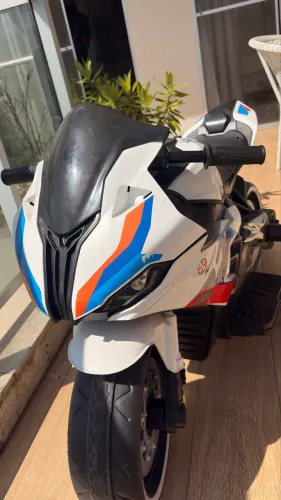 Moto elétrica infantil