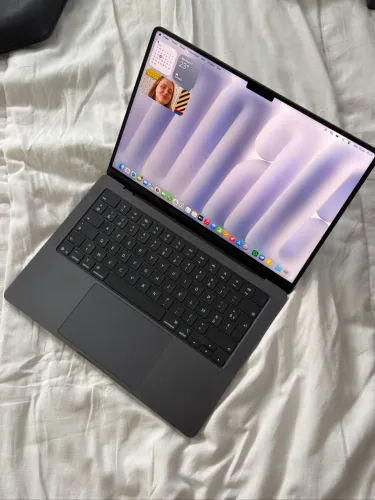 MacBook Pro m5 NOVO