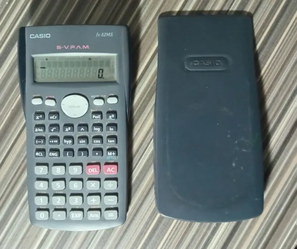 Calculadora científica Cássio fx-82ms