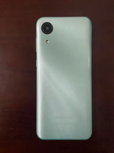 Vende-se este celular, em bom estado 