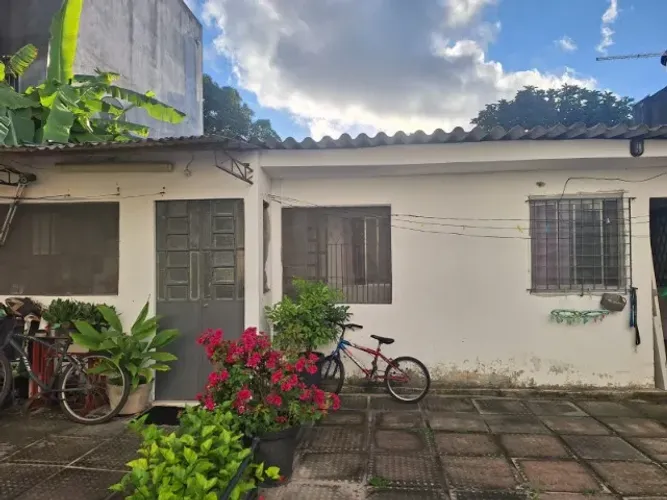 Alugo quartos com cozinha e banheiro compartilhados. Para estudantes/UFPE - Várzea