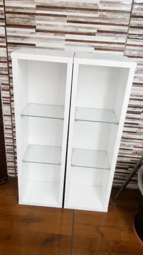 2 NICHOS EXPOSITORES MDF BRANCOS COM VIDRO TEMPERADO