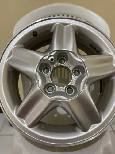 RODA ARO 15 5FUROS GM