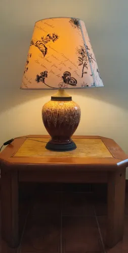 Abajur grande em cerâmica