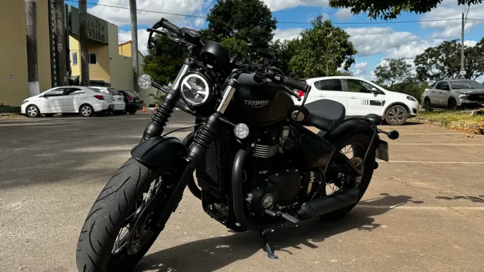 Triumph Bonneville Bobber Black 1200cc
