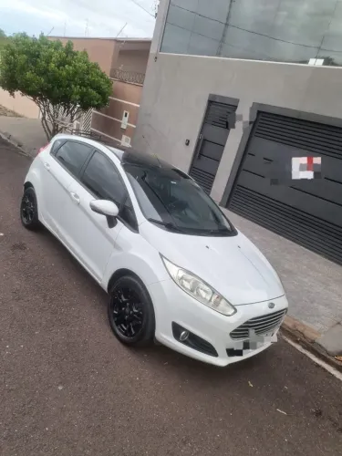 Ford Fiesta SE 1.6 8V Flex 5P 2014