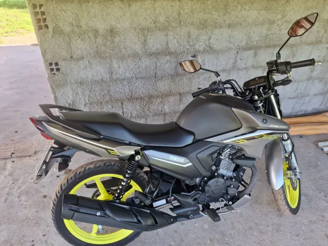 Vendo essa linda factor 150 DX, super conservada, interessados chama no chat !