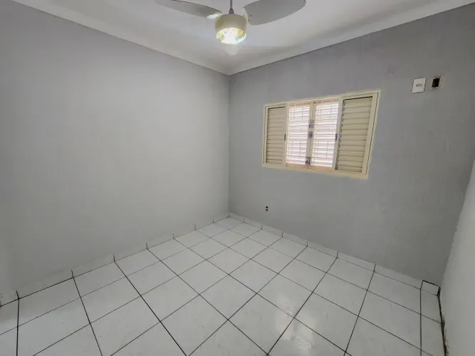 Imóvel para aluguel com 9 metros quadrados com 1 quarto em Vigilato Pereira - Uberlândia -