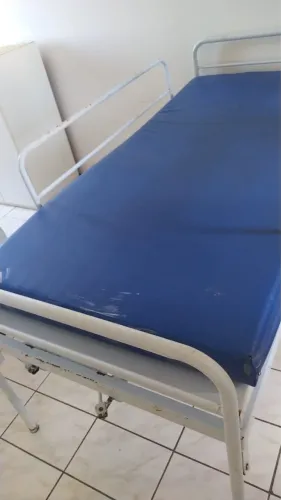 Cama hospitalar desmontável