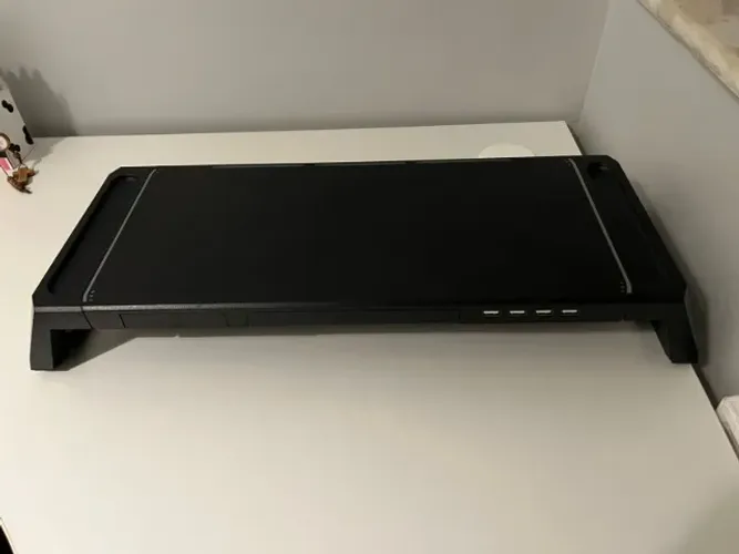 Base para Monitor C3Tech, Preto, Possui Hub USB embutido.