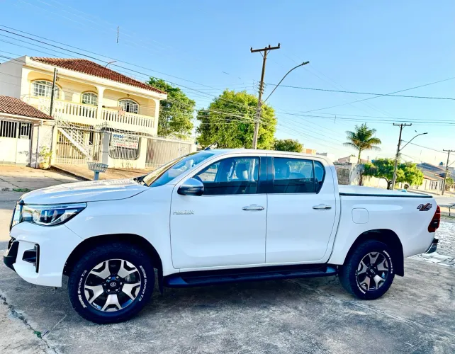 Toyota Hilux CD SRX 4X4 2.8 TDI 16V Diesel Aut. 2020