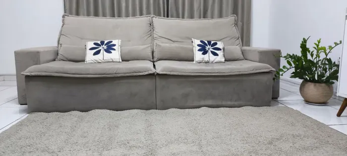 Sofá Retrátil e Reclinável Cinza - Amplo, Confortável e Elegante<br>