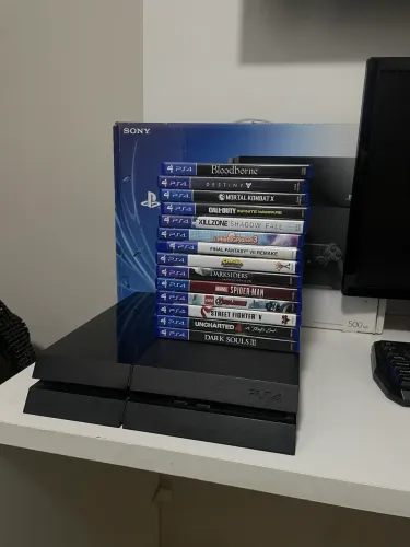     PS4 Fat + 14 Jogos Originais | Excelente Estado | Sem Controle