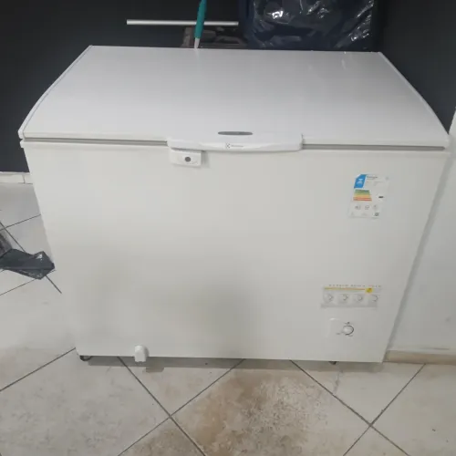 Freezer horizontal  semi novo