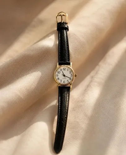     Relógio Feminino Vintage Pulseira de Couro Legítimo Dourado