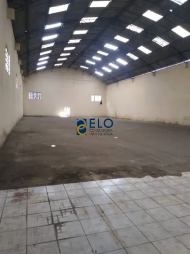 Galpão comercial para locação em Santos-SP, bairro Macuco. 2 banheiros, 934m² de área. Ven