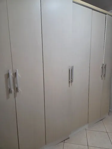 DOAÇÃO de Roupeiro antigo 6 portas 