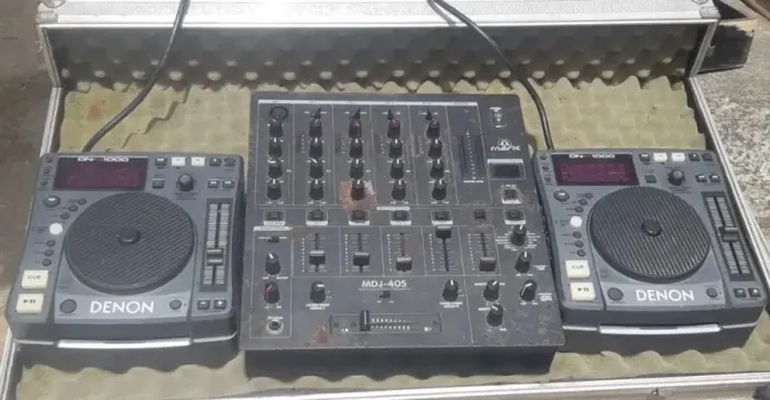 Par de CDJ Denon DN?S1000 + mixer Mdj 40s de brinde (leia a descrição)