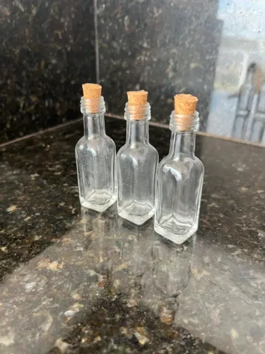 3 Garrafinhas de Vidro com Rolha