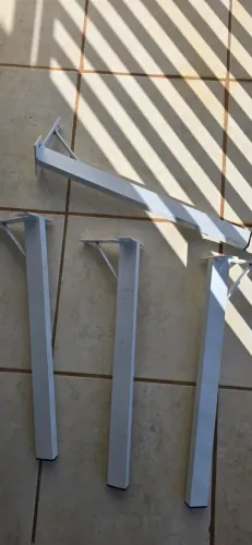 Suporte de parede e pia.