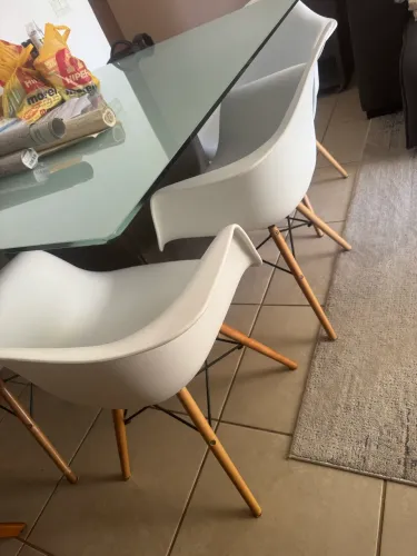 Mesa de jantar 6 cadeiras em perfeito estado