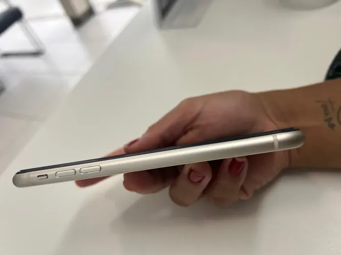 IPHONE 11- 128 gb