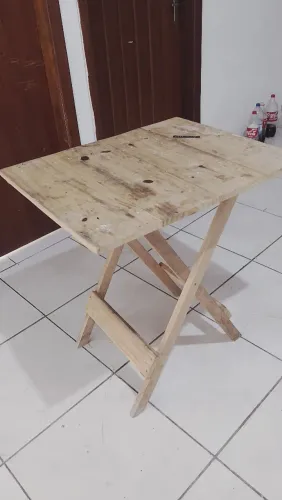 Vendo mesa ,$100 reais pra ir logo