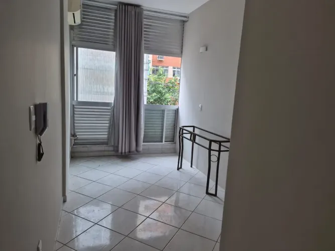 Prédio frente para mar , 1 dorm , 40 m2- Bouqueirao