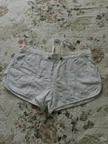 Short laise <br>Cor branco<br>Tamanho P<br>Valor 30 reais