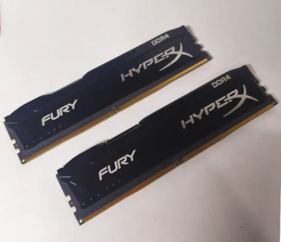 Memória HyperX Fury 8GB DDR4 Com Defeito Para Reparo