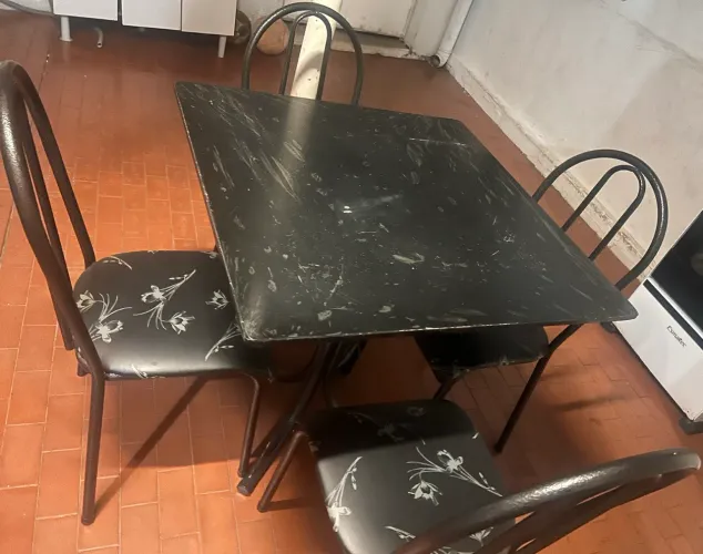 Mesa 4 cadeiras
