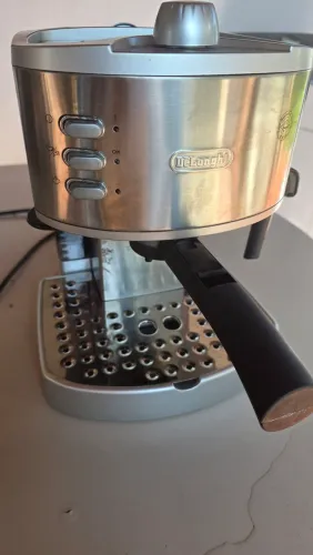 Cafeteira DeLonghi EC330