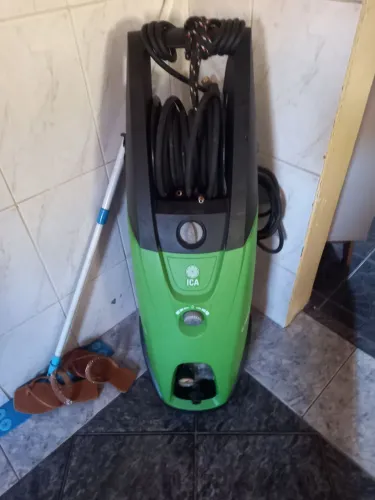 Vendo esse jato de água