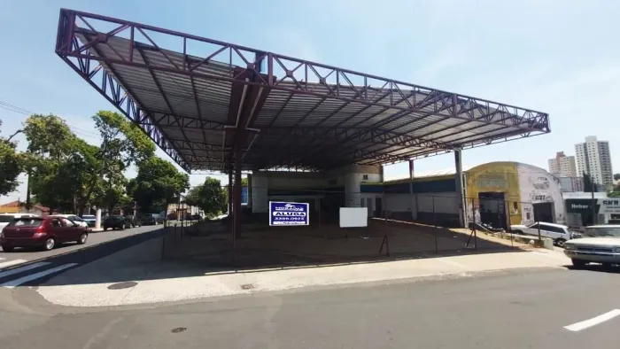 Imóvel Comercial para Locação Esquina com 562 m² de área total em Marília/SP