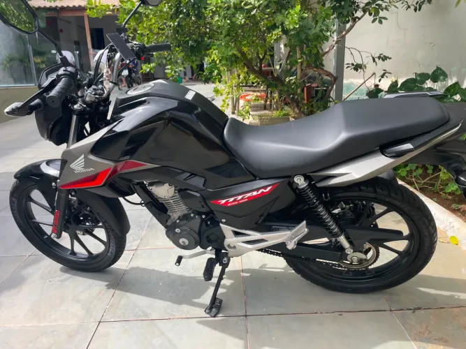Honda CG Titan 160 2026 em excelente estado de conservação