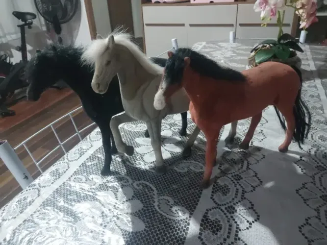 cavalos de brinquedo de camurça