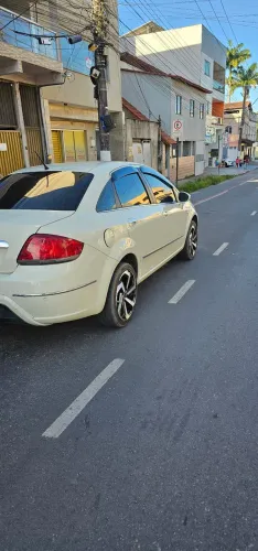 Fiat Linea Essence 1.8 Flex 16V 4P 2015