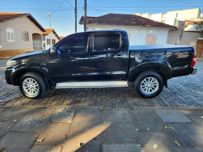 Toyota Hilux CD SRV D4-d 4X4 3.0 TDI Diesel AUT 2012