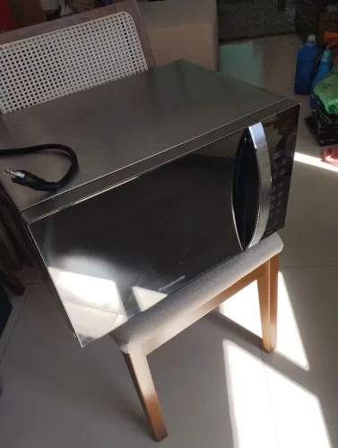 Microondas Panasonic espelhado ST67HS