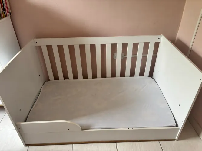 Berço que vira cama + colchão