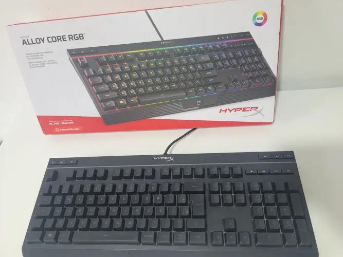 Teclado hyperx alloy core RGB