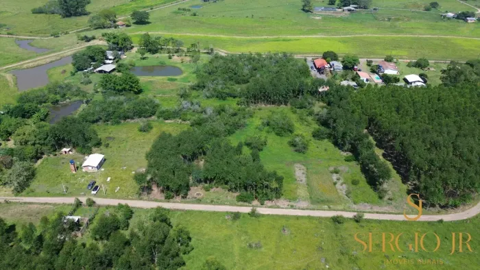 Sítio com 1,3ha, casa de alvenaria e açude em Triunfo